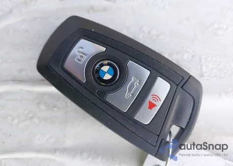 2015 BMW M5 z USA, uszkodzony, nr VIN WBSFV9C57FD595009